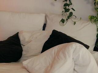 Emma Wilde webcam flirt4free model stream image