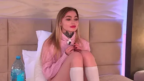 AriWild webcam model stream image