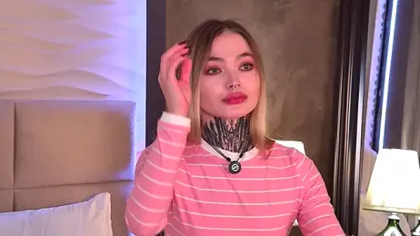 AriWild webcam model stream image