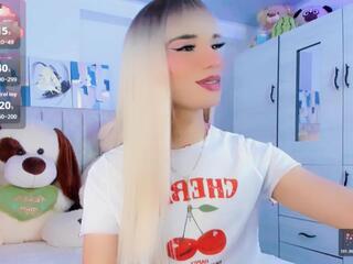 Monique Prince webcam model stream image