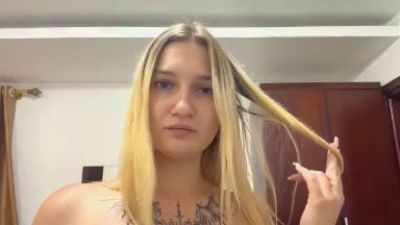 SariMayfield webcam model stream image