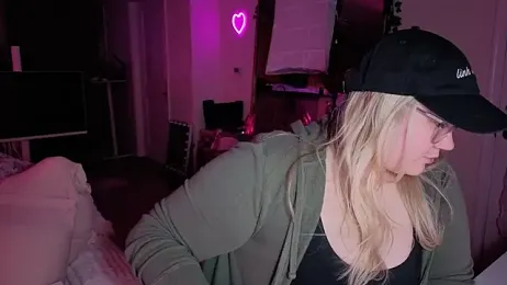 PiggyRose webcam model stream image