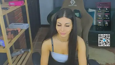 Emmi_Swon webcam model stream image