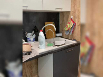 Queen-of-squirt webcam model stream image