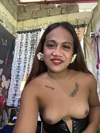 Queen-barbie webcam stripchat model stream image