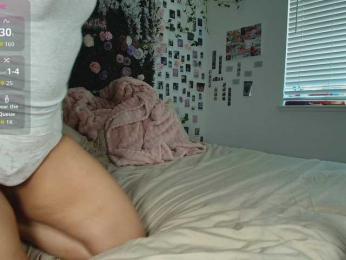 LyraCovee webcam model stream image