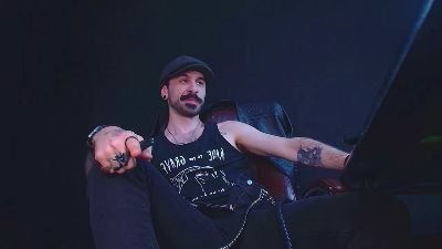 AxelColton webcam model stream image