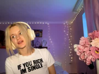 bebravee webcam chaturbate model stream image