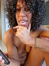 Goldenlace webcam model stream image