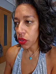 Goldenlace webcam model stream image