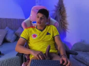 adrian_prime_ webcam model stream image