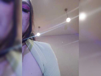 Jeaneen webcam bongacams model stream image