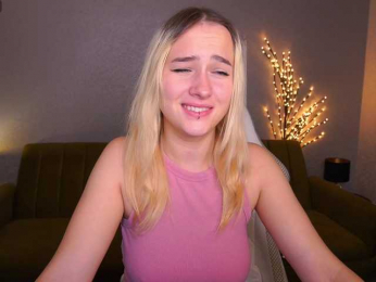 LilElfie webcam model stream image