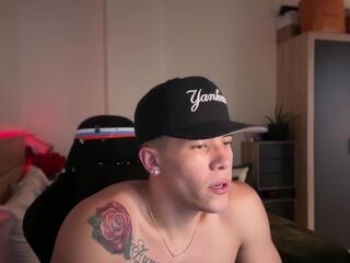 Duncan Collins webcam model stream image