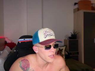 Duncan Collins webcam model stream image