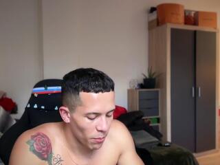 Duncan Collins webcam model stream image