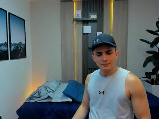 Alan & Kevin webcam model stream image