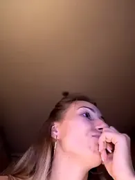 LetsFunKARINA webcam model stream image