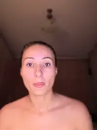 LetsFunKARINA webcam model stream image