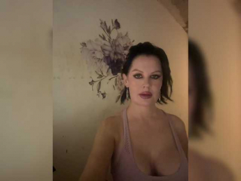 RoyalBreasts webcam model stream image