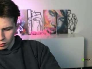 leo-valor webcam model stream image