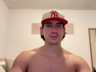 Travis Thunder webcam model stream image