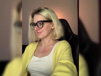 Asya_ webcam model stream image