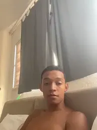 Novinho_sb7 webcam stripchat model stream image