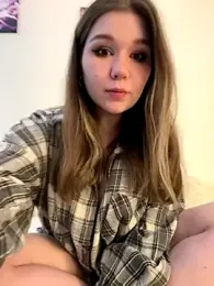 PumaShyXD webcam model stream image