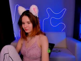 angie_foxy webcam model stream image