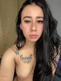 Zoee_t webcam model stream image