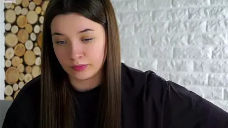 LowOncoming webcam model stream image