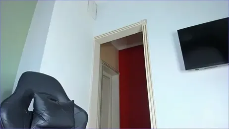 taeni_lara webcam model stream image