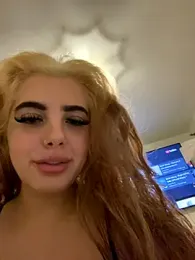 MarnieMarie webcam stripchat model stream image