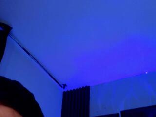 Oliver Arango webcam model stream image