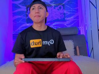 Oliver Arango webcam model stream image