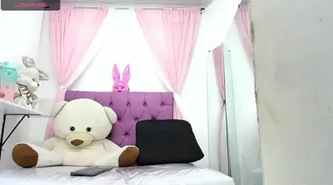 emily_madrid webcam stripchat model stream image