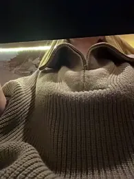 NewLale webcam model stream image