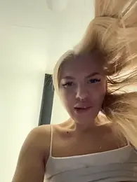 NewLale webcam model stream image