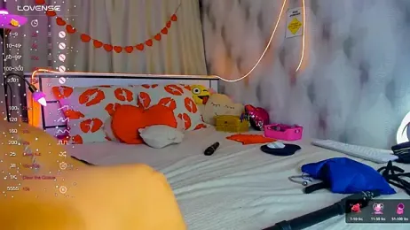 Viky_Poll webcam model stream image