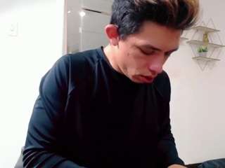 leo-andmilly webcam model stream image