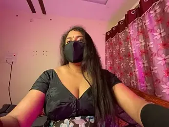 LouleyRanii webcam model stream image