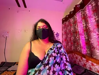 LouleyRanii webcam model stream image