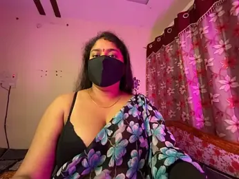 LouleyRanii webcam model stream image