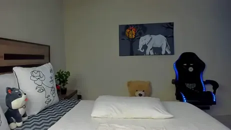 Renee-18 webcam model stream image