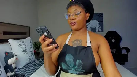 Renee-18 webcam model stream image