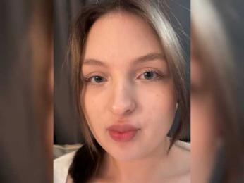 Feezkaaaa webcam model stream image