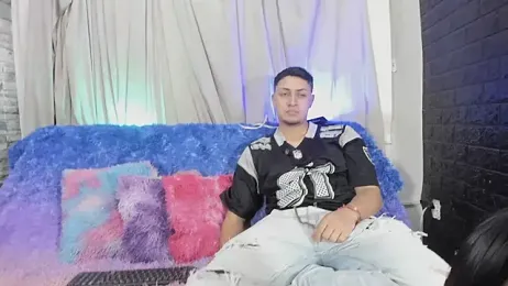 NoahAndBunny webcam model stream image