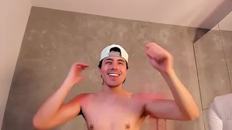 dylan_cross_ webcam model stream image