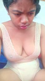 Lorras webcam model stream image